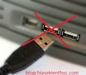 Detailed instructions for locking USB ports with pictures